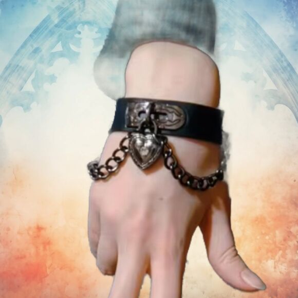 Halloween Gothic PU Leather Heart Chains Snap Bracelet - Picture 3 of 5